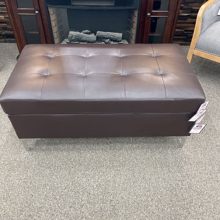 H 8378brw-4 Ottoman (NEW)