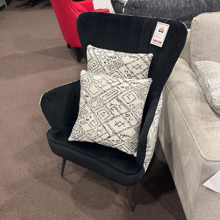 E U3926-05-06 BLK Chair