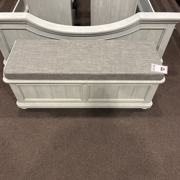 E B330-36 Storage Bench