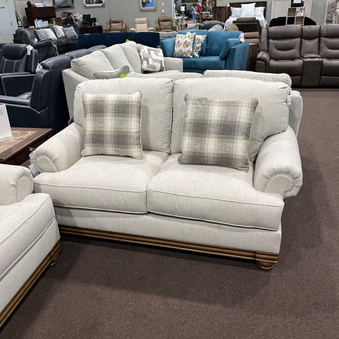 A Pc5680335 Clearbrooke Loveseat
