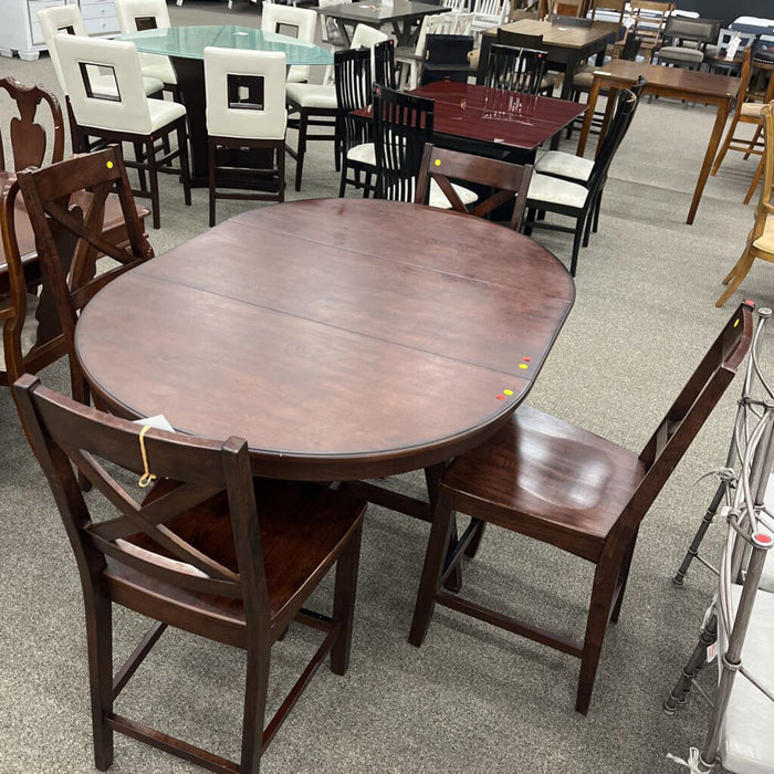 Round Table w/ 4 Chairs & Leaf