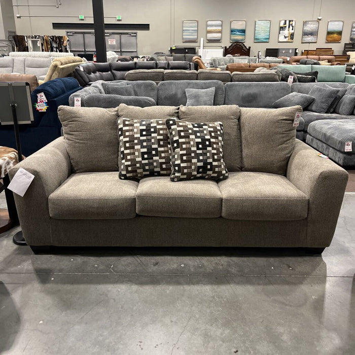 A 3020438 Triston-Peaks Sofa