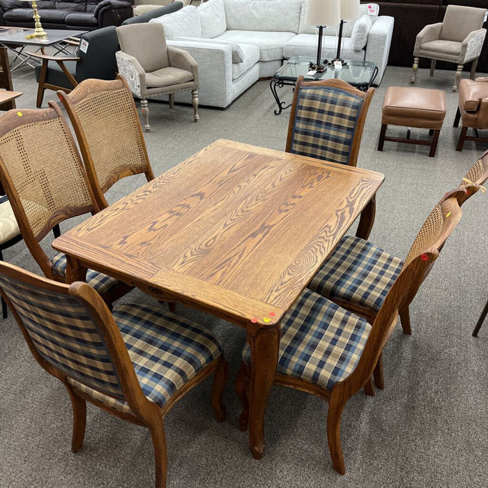 Oak Table w/ 6 Chairs