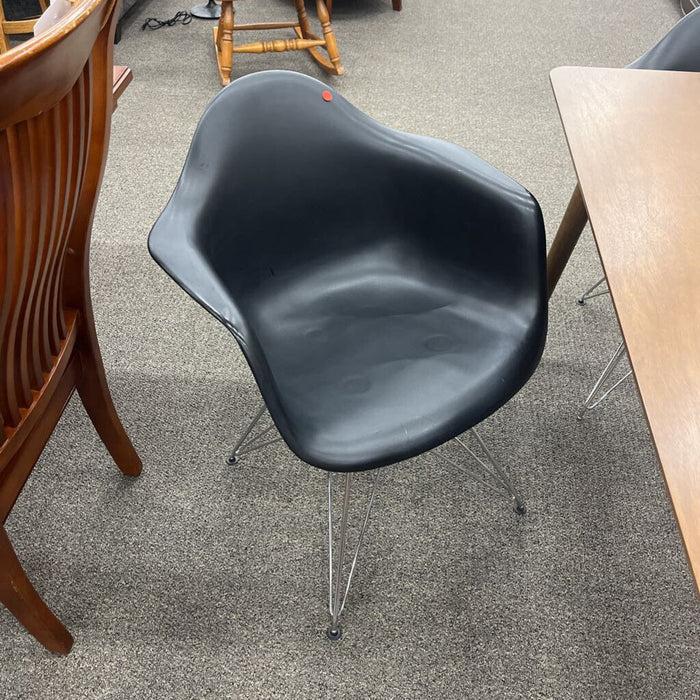 Set 4 Black Chairs