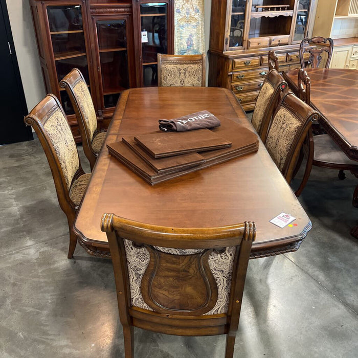 Tuscan Table w/ 6 Chairs, Leaf & Pads
