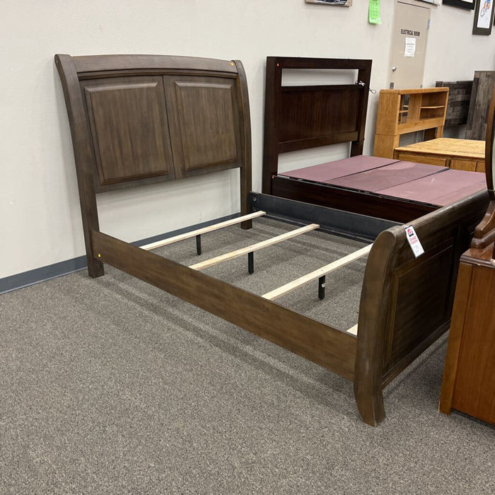 "Hemingway" Queen Bed