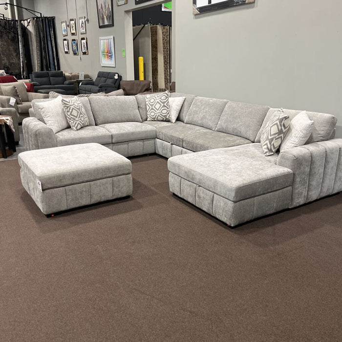 E U7180/11/12/14/16-03 4 pc. Sectional RSF Chaise