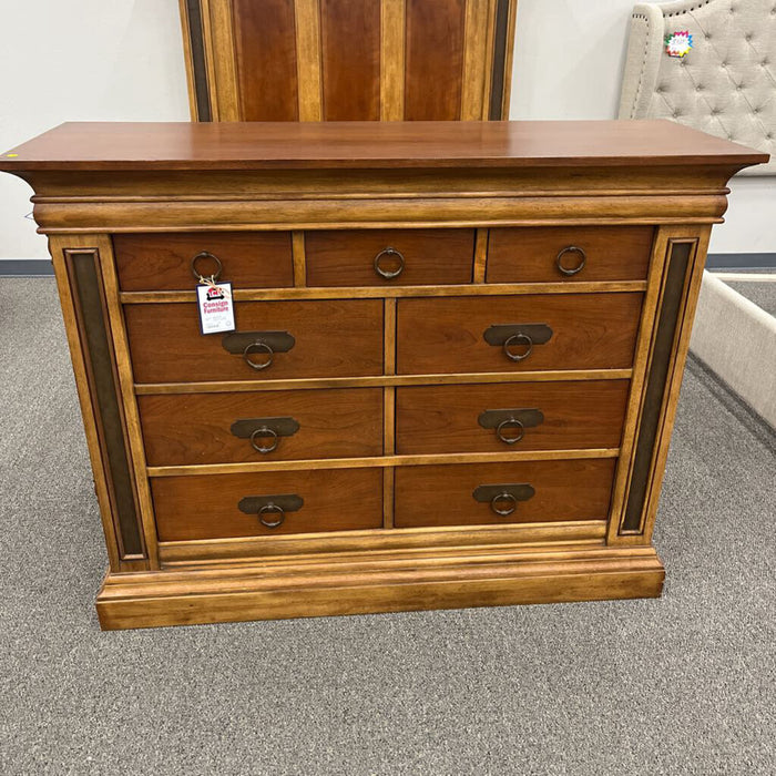 2-tone 9 Drawer Dresser