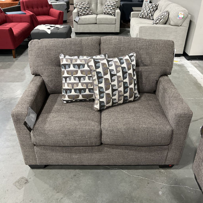 A 3100535 Mahoney Loveseat Gray