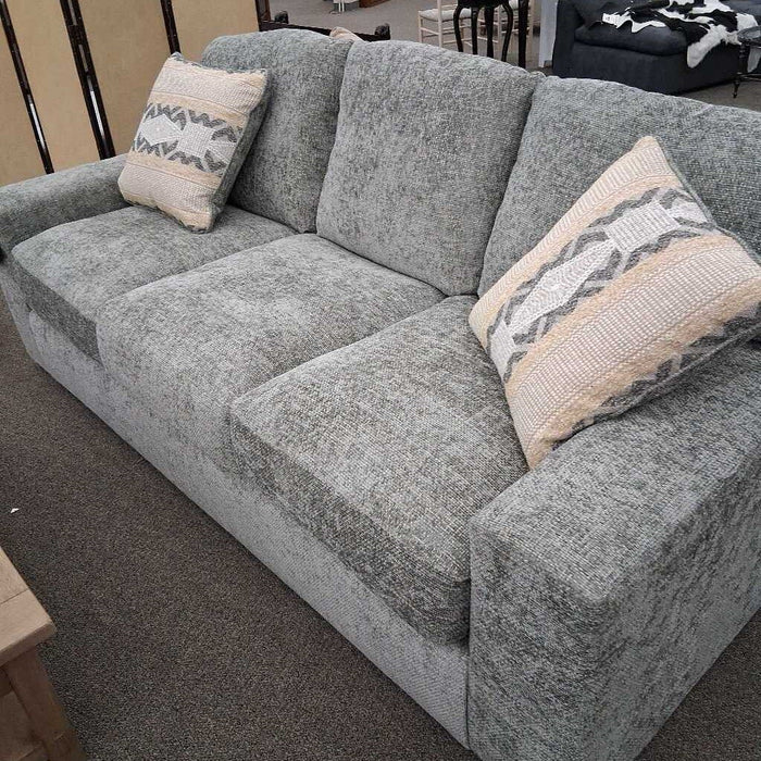 "Dunmor" Gray Sofa