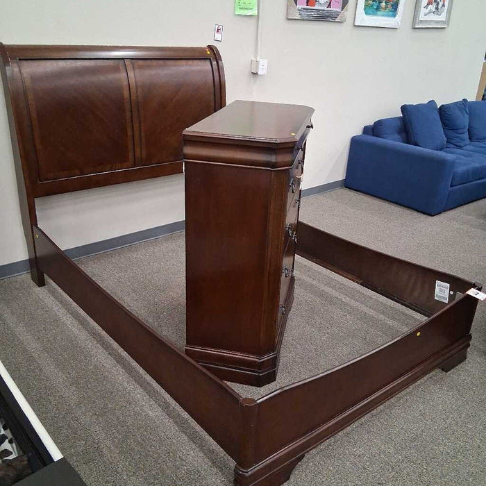 "Hamlyn" Queen Bed