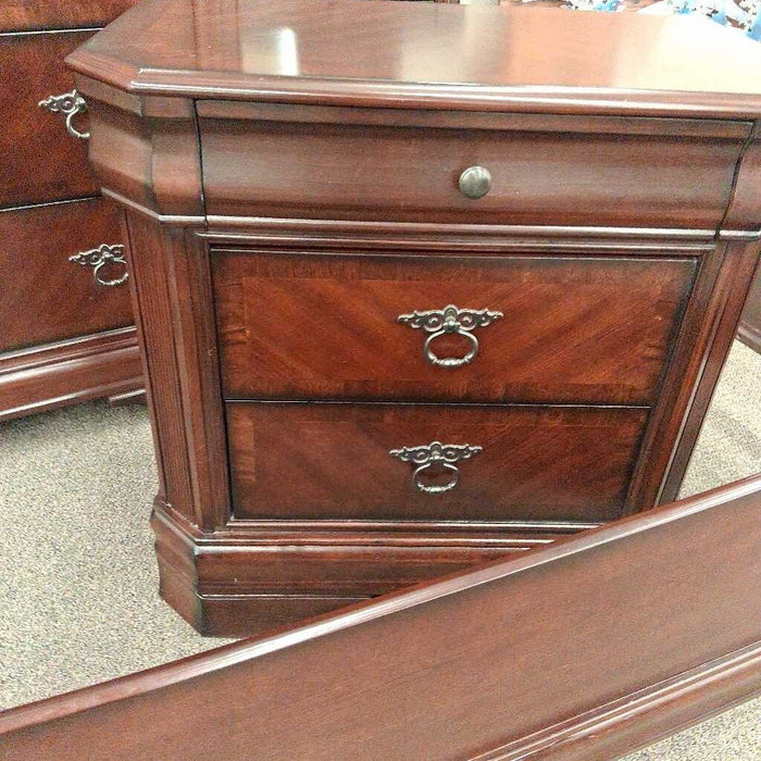 "Hamlyn" 5pc. Cal.King Bedroom Set