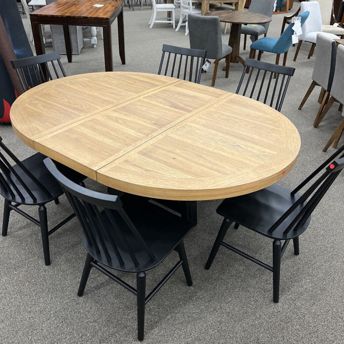E D968 7pc Dining Set 1T+6C