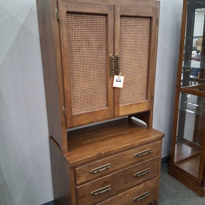 Vintage 3Dwr Chest w/ Hutch