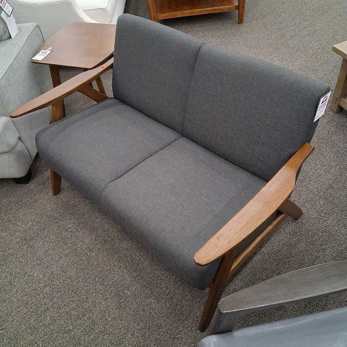 H 1138 Loveseat Dark Gray