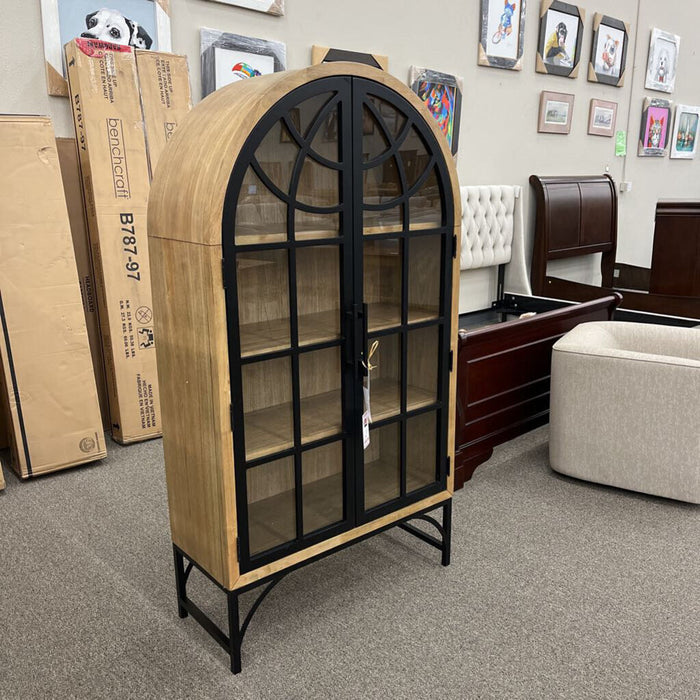 A A4000704 Accent Cabinet Gwenwich