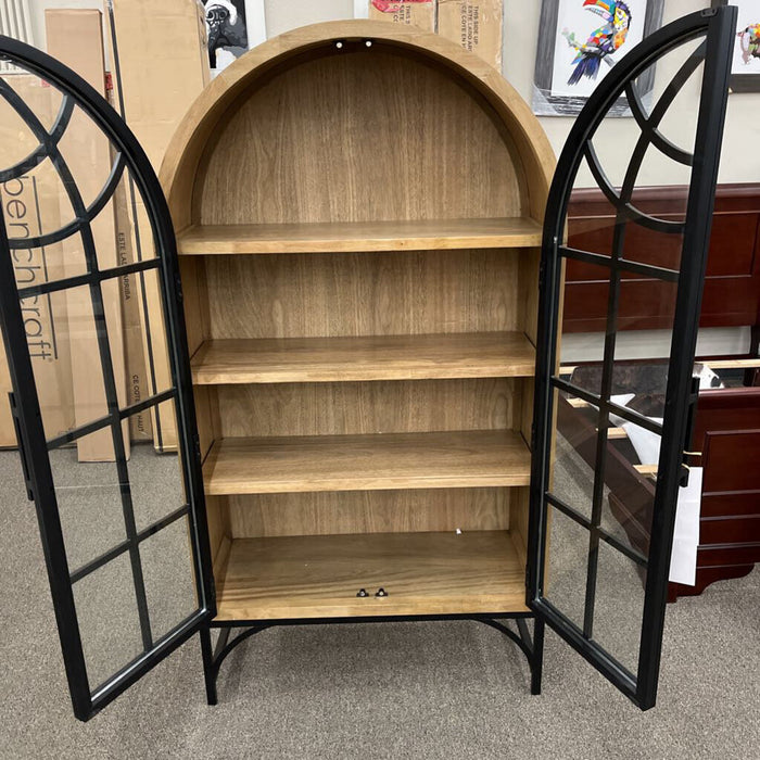 A A4000704 Accent Cabinet Gwenwich