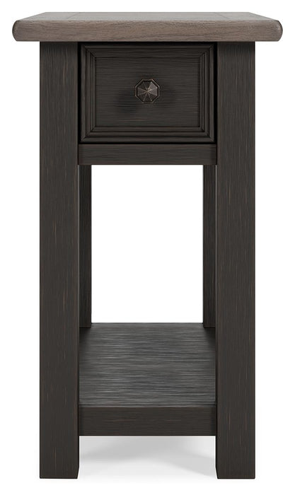 Tyler Creek - Black / Gray - Chair Side End Table
