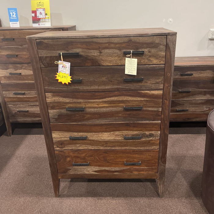 P Hc4477s01 Chest Fall Ri
