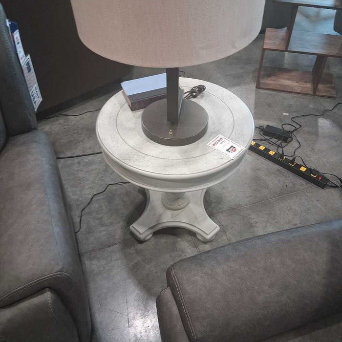 E T330-06 End Table Round