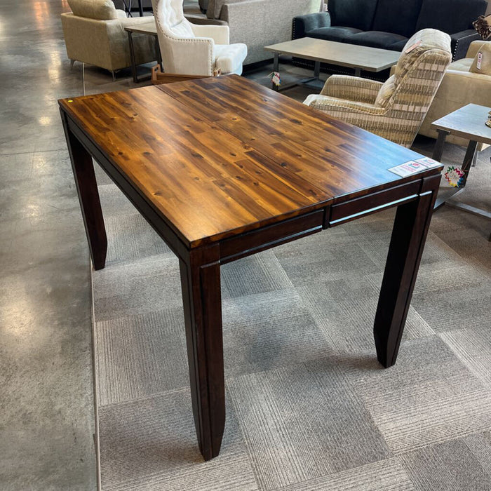 E 1267 Table w/ Butterfly Leaf