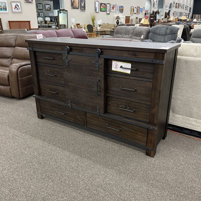 E 2623-03 Dresser