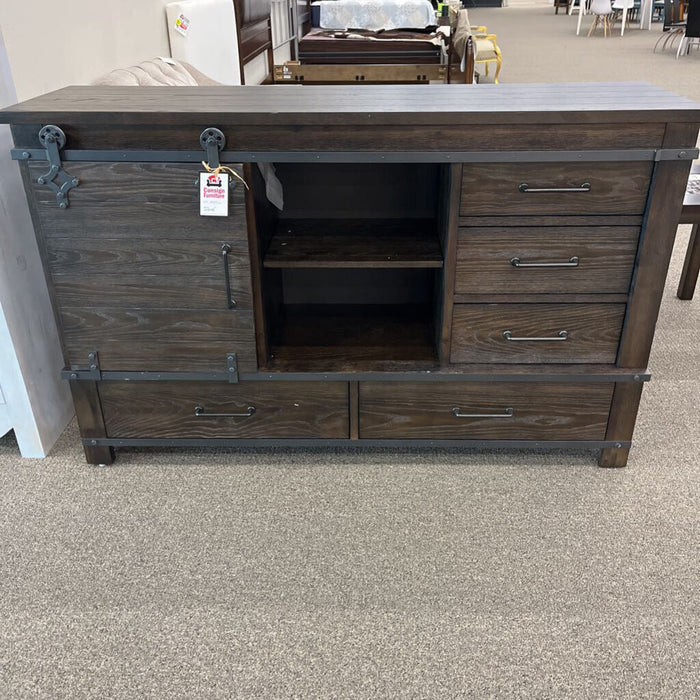 E 2623-03 Dresser
