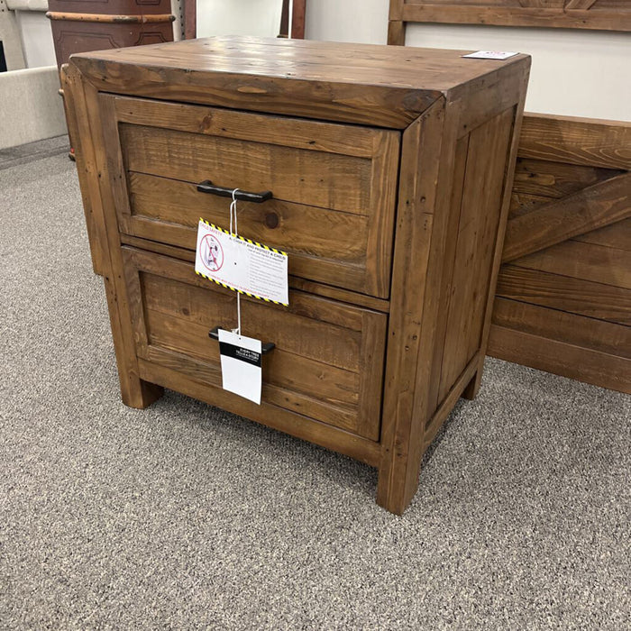 E B744-4 2Dwr Nightstand