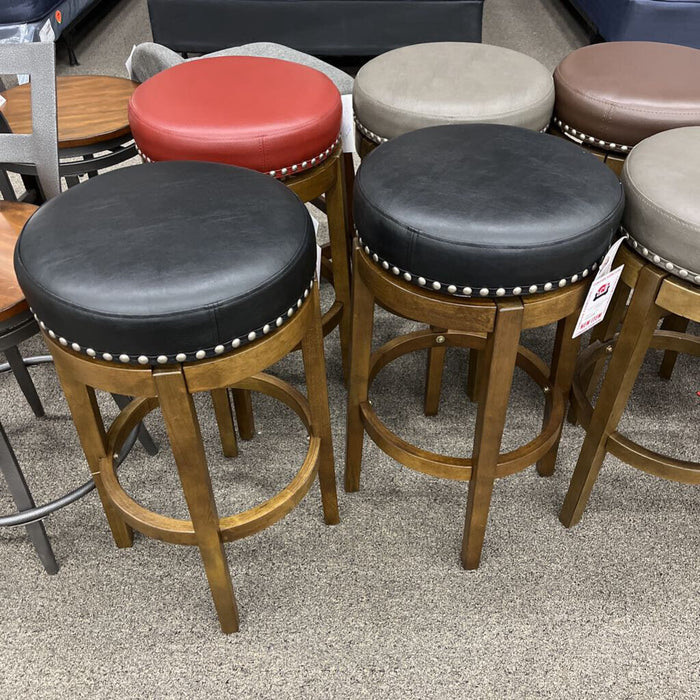 H 5681Red-29 Stool Red