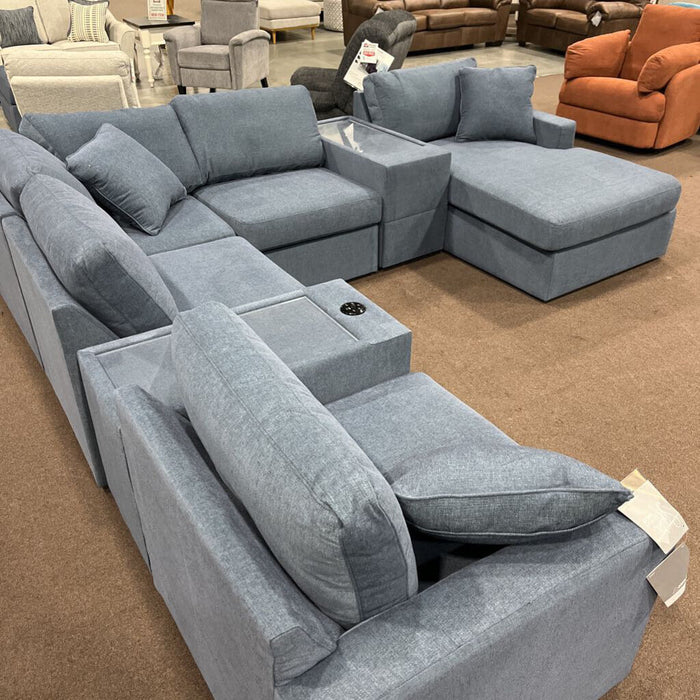 A 92121 7pc Sectional