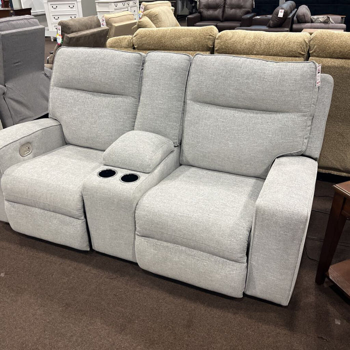 A 90503-18 Pwh Loveseat Biscoe