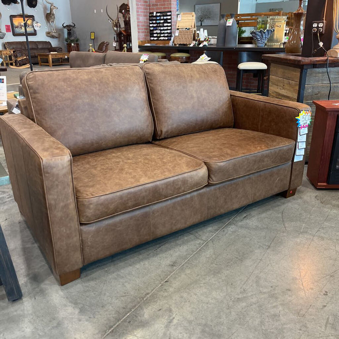 P L2024 Hudson Loveseat