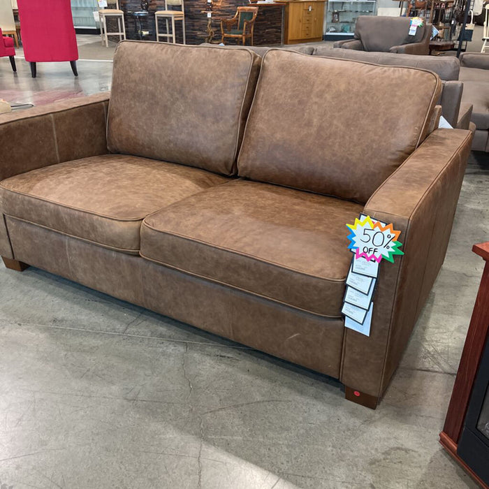 P L2024 Hudson Loveseat