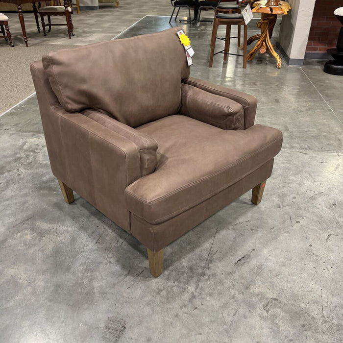 P L3534 Stewart Chair