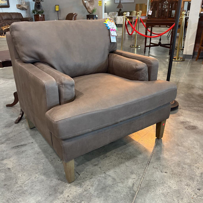 P L3534 Stewart Chair