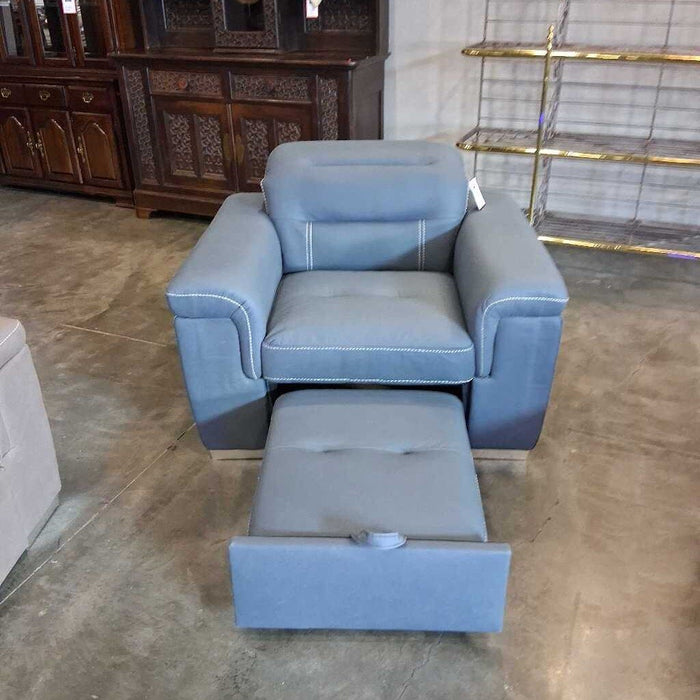 H 9808Bue-1 Chair w/ Pullout Blue
