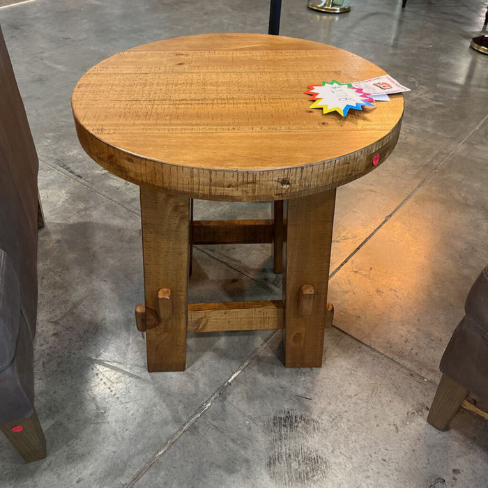 A T724-6 Round End Table Mackifeld