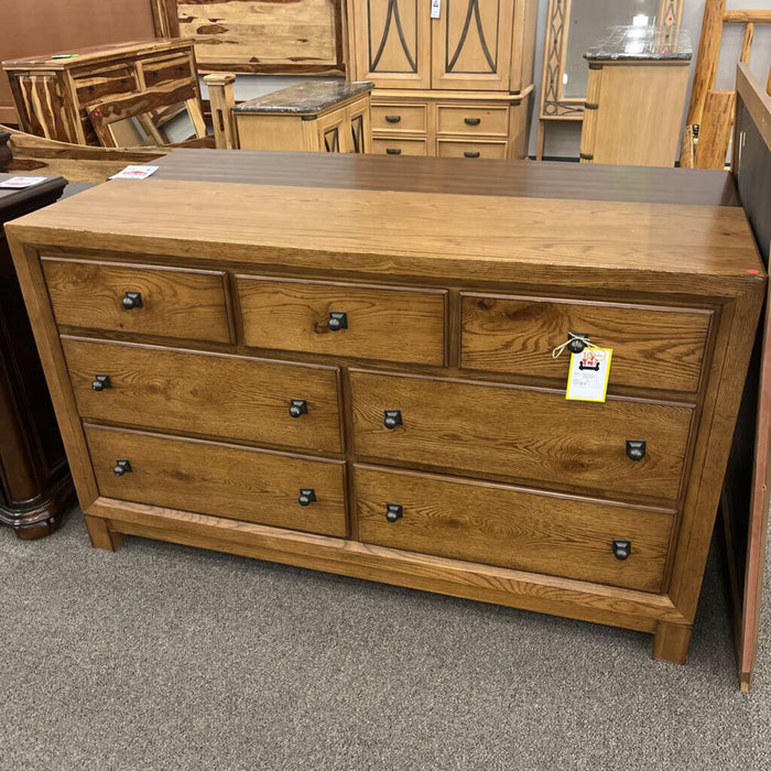 Legacy Dresser w/ Mirror