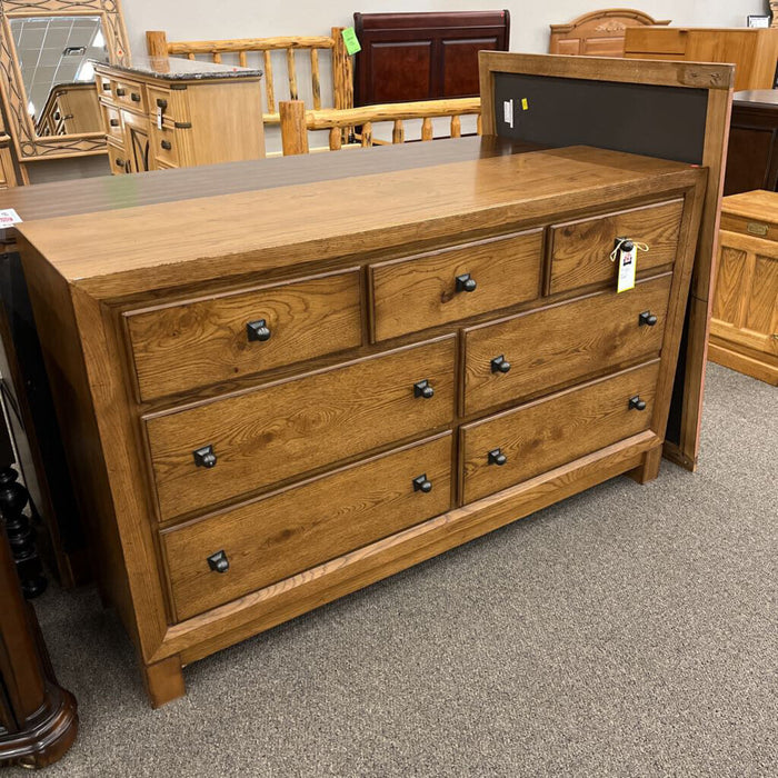 Legacy Dresser w/ Mirror