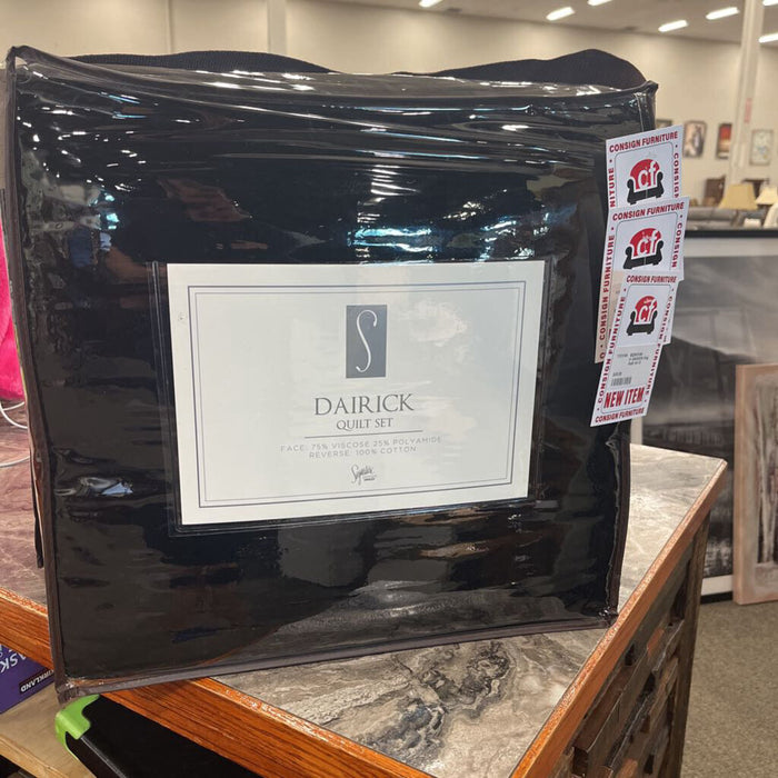 A Q903003K King Quilt Set