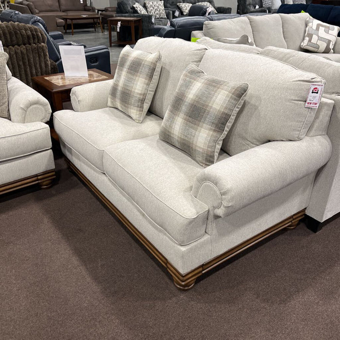 A Pc5680335 Clearbrooke Loveseat