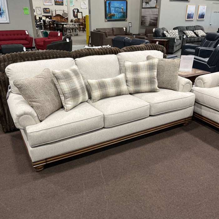 A Pc5680338 Clearbrooke Sofa