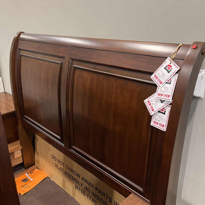 A B716 Queen Storage Bed Trellington