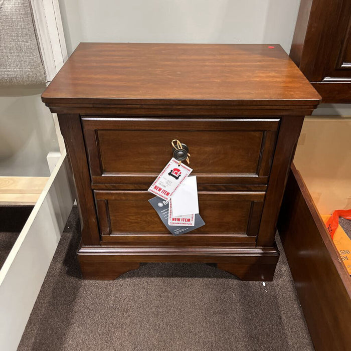 A B716-92 Nightstand Trellington