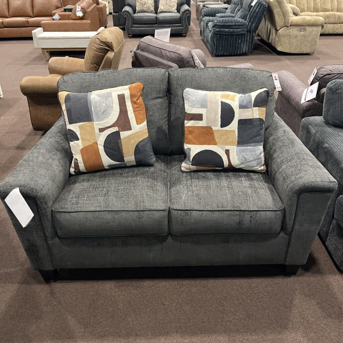 A 2520635 Erinslane Loveseat Gray