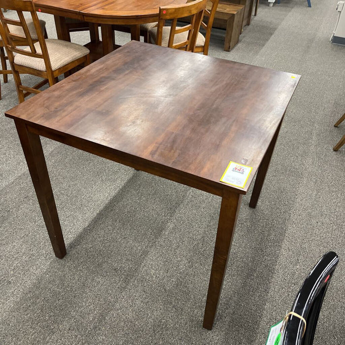 Round Table w/ 4 Chairs & Leaf