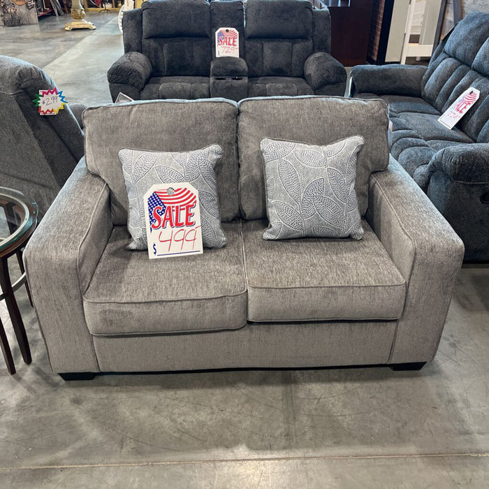 A 8721435 Loveseat Altari Alloy