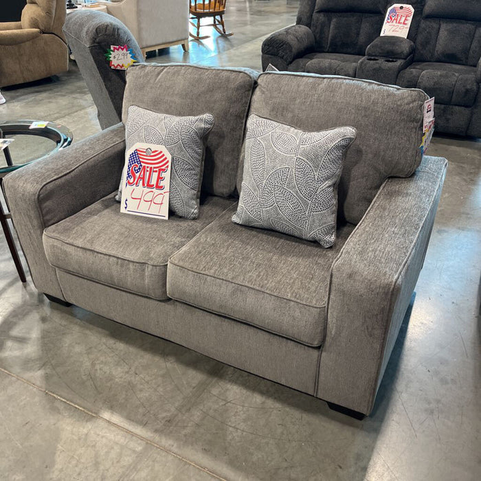 A 8721435 Loveseat Altari