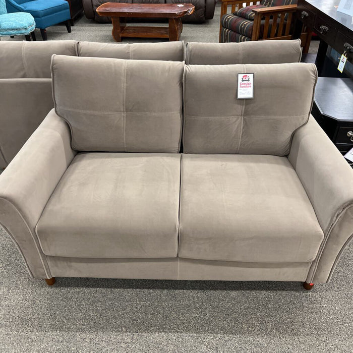 H 9348brw-2 Loveseat