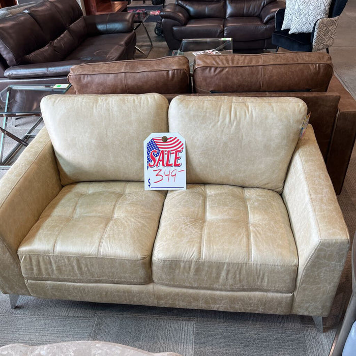H 9637Snd-2 Loveseat